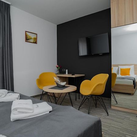 Maestro - Rooms & Restaurant Vukovar Exteriör bild