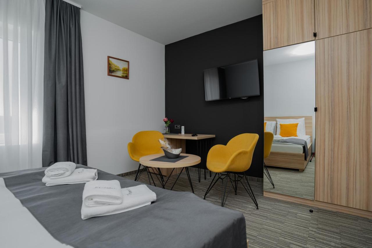 Maestro - Rooms & Restaurant Vukovar Exteriör bild