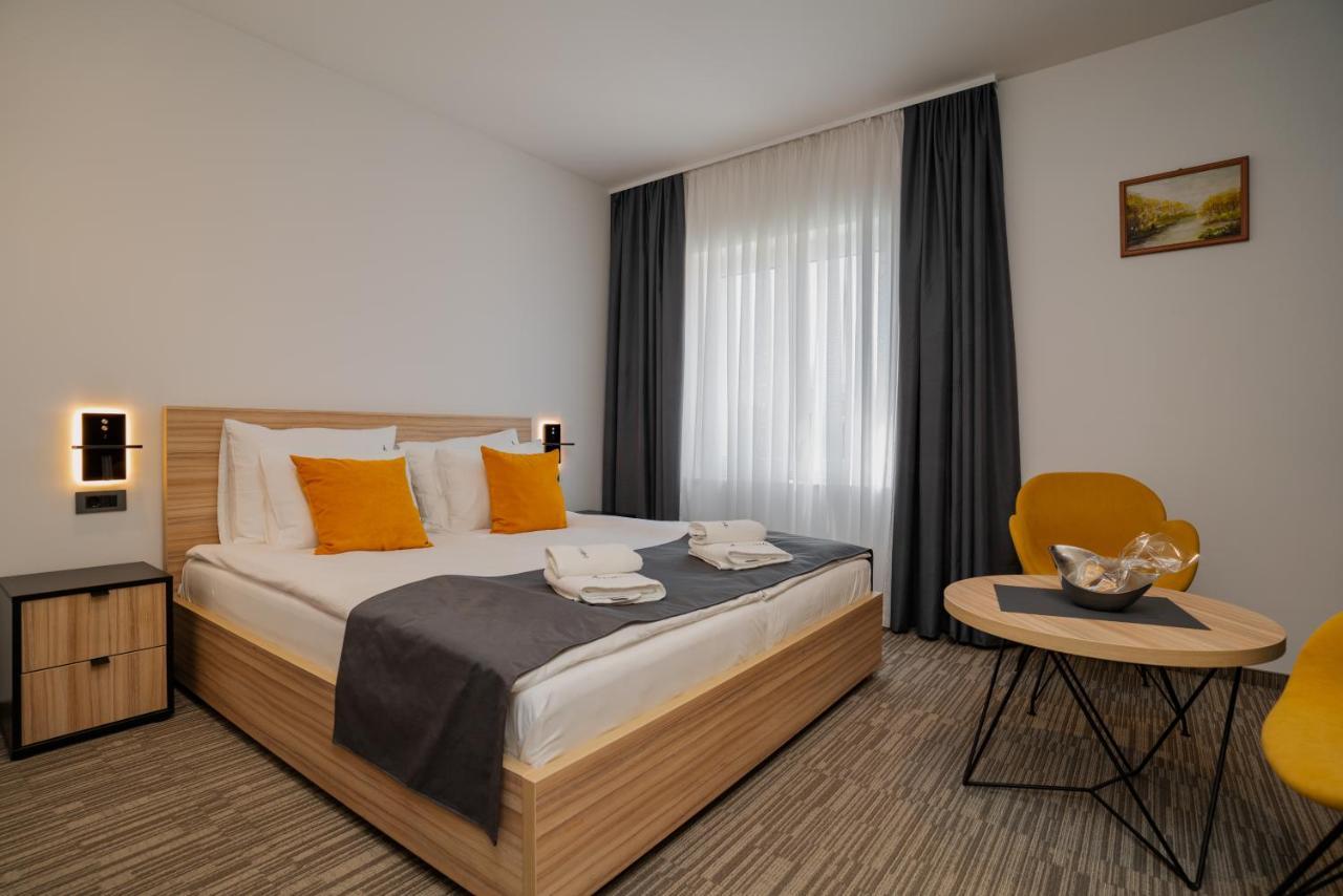 Maestro - Rooms & Restaurant Vukovar Exteriör bild