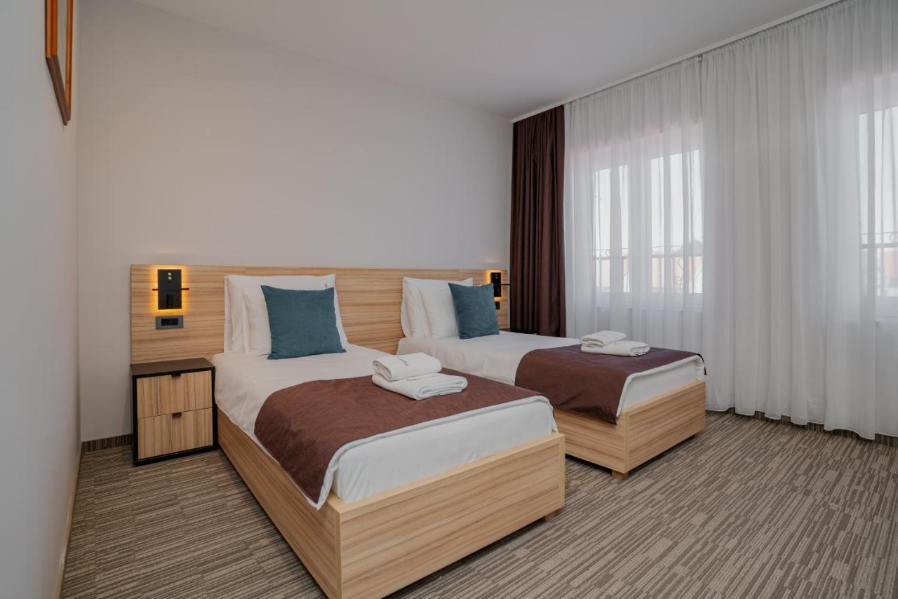 Maestro - Rooms & Restaurant Vukovar Exteriör bild