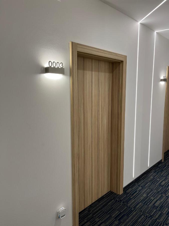 Maestro - Rooms & Restaurant Vukovar Exteriör bild