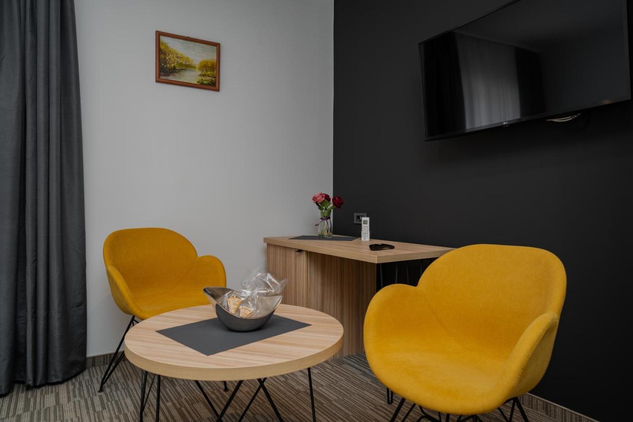 Maestro - Rooms & Restaurant Vukovar Exteriör bild