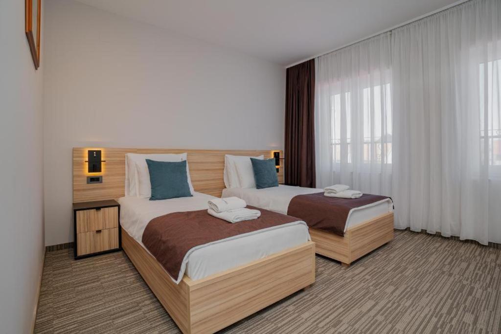 Maestro - Rooms & Restaurant Vukovar Exteriör bild